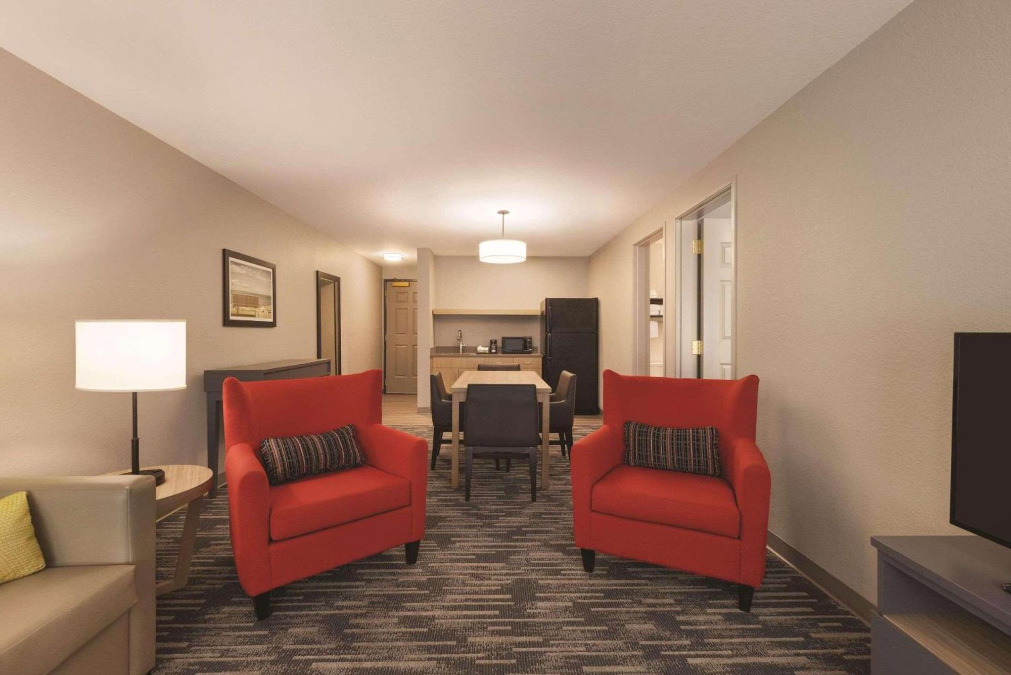 Country & By Radisson, Bay North
