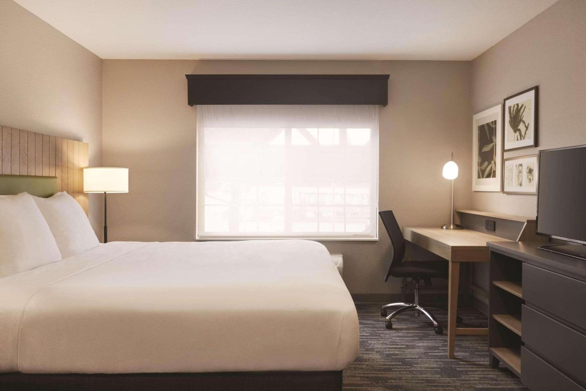 Country & By Radisson, North Hotel